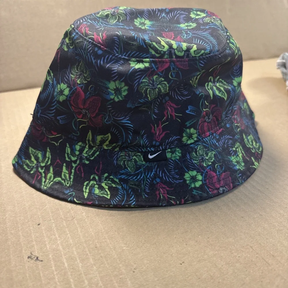 Nike Bucket Hat Medium Multi‎ Color Floral 724556 011